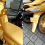 Bikin Ngakak, Motor Berwarna Kuning ini Bak Berlapis Emas