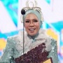Selamat! Melly Goeslaw Raih Piala Hall of Fame di Penghargaan Bergengsi Malaysia