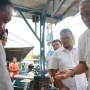 Cek Stok Berasi di Pasar Johar Karawang, Dirut Bulog Sebut Pasokan Sudah Mendekati Normal