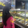Putar Otak Penjaja Warung Nasi Ibu Kota, Kurangi Porsi Siasati Mahalnya Harga Beras