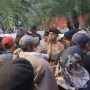 Aksi di Kantor KPU Diwarnai Bakar Ban dan Bentrok dengan Polisi