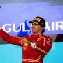 Dicuekin, Podium 3 Carlos Sainz Tak Berarti bagi Ferrari?