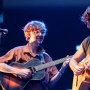 Manggung Perdana di Bali, Kings Of Convenience Lantunkan 'Bersandar' dan Berterima Kasih Pada Band Indonesia