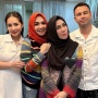 Besan-Besan Branded, Adu Mahal Tas Rieta Amilia dan Amy Qanita saat Liburan di Jepang
