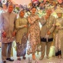 Kondangan ke Resepsi Pernikahan Karyawan, Outfit Simpel Ashanty Jadi Sorotan