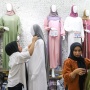 Ramadan di Depan Mata, Pasar Tanah Abang Banjir Pemburu Baju Lebaran