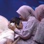 Mata Berurat, Penampilan Dewi Perssik Bersimpuh di Depan Ibu Rully Jadi Gunjingan
