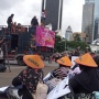 Ikut Geruduk Istana Merdeka di Peringatan Hari Perempuan Sedunia, Ibu-ibu Nelayan: Ruang Kami Terus Dirampas!