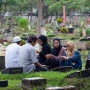 Jelang Ramadhan, TPU Karet Bivak Dipenuhi Peziarah