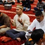 Hukum Salat Tarawih Tapi Belum Salat Isya, Apakah Tetap Sah?