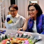Potret Persahabatan Sri Mulyani dan Retno Marsudi, 2 Menteri Andalan yang Kalau Ngobrol Ternyata 'Cuma' Bahas Ini