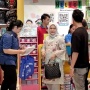 Momong Cucu ke Mall, Gaya Iriana Jokowi Tak Mau Kalah dari Menantu: Tenteng Tas Branded Hampir Rp100 Juta