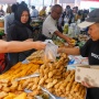 Berburu Makanan Buka Puasa di Pasar Takjil Benhil