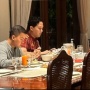 Viral Potret Prabowo Makan Sahur Ditemani Ajudan, Publik Sedih Tak Ada Titiek Soeharto