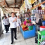 Kronologi Viral Emak-emak Dikasari di Depan Jokowi, 'Blusukan untuk Bungkam Suara Rakyat'