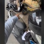 Sama Persis, Motor Teman Pria Ini Tertukar Saat Parkir: Aneh Kunci Kok Bisa Sama