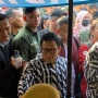 War Takjil Naik Vespa, Jaket Couple Anies-Cak Imin Jadi Sorotan, Siapa Desainernya?
