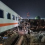 Detik-detik Kecelakaan Hebat Kereta Api Tabrak Truk Mogok di Serdang Bedagai Sumut