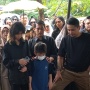 Pemakaman Stevie Agnecya Berlangsung Haru, Anak: Mami Mau ke Mana?