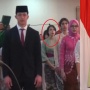 Sumpah WNI Bareng Cyrus Margono, Sosok Wanita Kebaya Hijau Akhirnya Terungkap