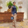 Ide Outfit Hari Kartini, 7 OOTD Pakai Kain Modern ala Dian Sastrowardoyo