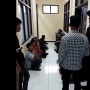 Viral, Pemuda Pancasila Geruduk Kantor Leasing, Keroyok Satpam, Ditangkap hanya Ketawa-ketiwi