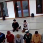 Nyolong Tas Jemaah saat Sujud, Maling Pura-pura Salat Disumpahi: Tuhan akan Membalasnya Secara Keji!