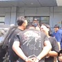 Kasus Pemerasan Penumpang Grab Car Rp100 Juta, Tangis Keluarga Pecah Saat Michael Digelandang Polisi
