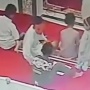 Viral, Seorang Pria Pukul Kepala Bocah Saat Tarawih Tuai Kecaman Netizen