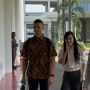 Acungkan Jempol Sebelum Diperiksa Kasus Korupsi Harvey Moeis, Sandra Dewi: Doain Ya