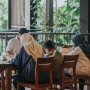 4 Rekomendasi Tempat Bukber di Bogor, Ada Resto dengan Danau dan Air Terjun
