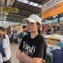 Ussy Sulistiawaty Belanja Kebutuhan Lebaran di Pasar, Langsung Mode Serius Bak Emak-Emak pada Umumnya