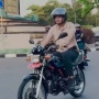 Bobby Nasution Naik Kereta RX King Cari Takjil di Medan, Warganet: Ada Kena Parkir Bang?