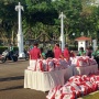 Jokowi Kembali Bagi-bagi Sembako di Depan Istana Merdeka, Dananya dari Mana?