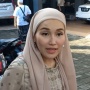 Tetangga Pasang Badan Ayu Ting Ting Dituding Pelit Kasih THR, Anak Kecil Dikasih Duit Segitu Udah Girang!