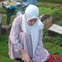 Biasa Tak Berhijab, Penampilan Tamara Tyasmara Ziarah Makam Dante Manglingi