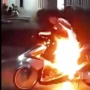 Netizen Sebut Kena Azab! Geber Motor di Malam Takbiran, Matic Pemuda Ini Tiba-tiba Terbakar