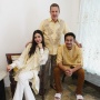 7 Potret Mikha Tambayong dan Ayah Ikut Rayakan Lebaran Bareng Deva Mahenra
