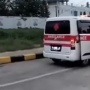 Dikira Bawa Pasien, Polisi Setop Ambulans Nakal Penumpangnya Satu Keluarga yang Mau Mudik
