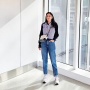 7 Inspirasi OOTD Celana Denim ala Dian Sastrowardoyo Bikin Awet Muda Tapi Terlihat Old Money