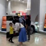 Detik-detik Bocah Setir Mobil Pameran hingga Tabrak Tembok Mal di Jakut