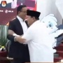 Prabowo Guncang-guncang Tubuh Anies, Gibran Menyeringai Puas