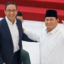 Rela Nunggu Prabowo buat Salaman, Adab Anies Jadi Omongan