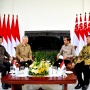 Jokowi dan PM Lee Saling Kenalkan Pemimpin Baru Indonesia-Singapura: Prabowo dan Lawrence Wong