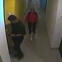 Ngeri! Terekam CCTV Chek In Bareng Korban, Pelaku Santuy Bawa Koper Berisi Mayat Rini Keluar Hotel