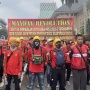 Bawa Spanduk Revolusi, Puluhan Ribu Buruh Merah Padati Patung Kuda Rayakan May Day