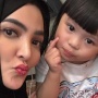Gemasnya Gaya Ameena Tenteng Tas Branded saat Belanja Bareng Ashanty, Harganya Gak Main-Main
