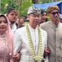 Wajah Bahagia Duda 60 Tahun Nikahi Mahasiswi 19 Tahun, Ekspresi Amelia Sri Jadi Sorotan