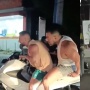 Takut Ditilang Polisi Gegara Tak Pakai Helm, Dua Bule Kekar Sembunyi dari Polisi