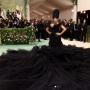 Heboh Cardi B Pakai Gaun Mirip Tarantula di Met Gala 2024: Sampai Dibopong 8 Orang!